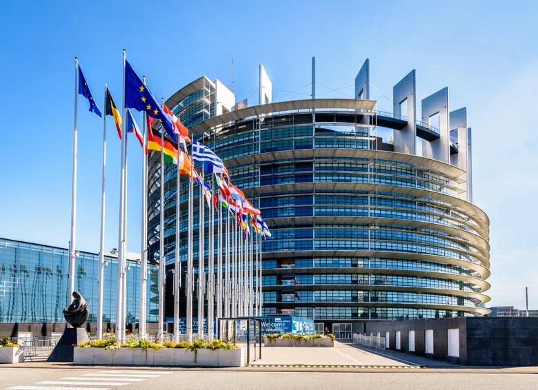 Eingang des Europäischen Parlaments, Louise-Weiss-Gebäude in Straßburg